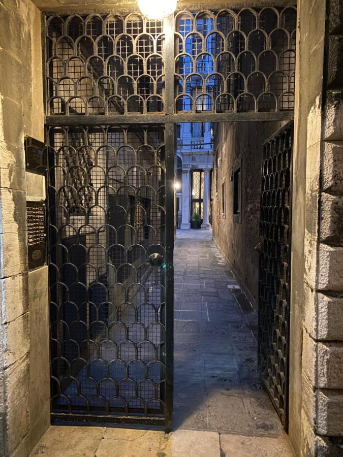 Dimora Contarini Charm Apartment On Grand Canal Venice Exterior photo